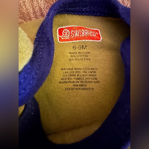 🦌🌲💚 2 Infant Onesies - Picture 5 of 6